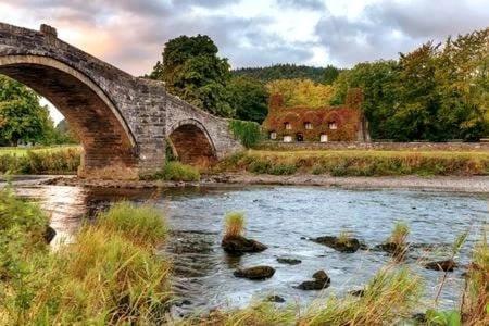 Hand Apartment, Llanrwst, Conwy, Snowdonia מראה חיצוני תמונה